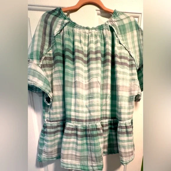 Time and Tru pastel green and gray v-neck blouse in size XXL. - Picture 2 of 3